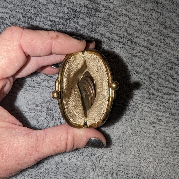 Holding!! Vintage Hand Beaded Small Coin Pouch - Picture 5 of 6